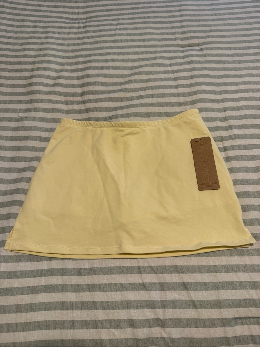 Casual Yellow Mini Skirt with Clean A-Line Silhouette